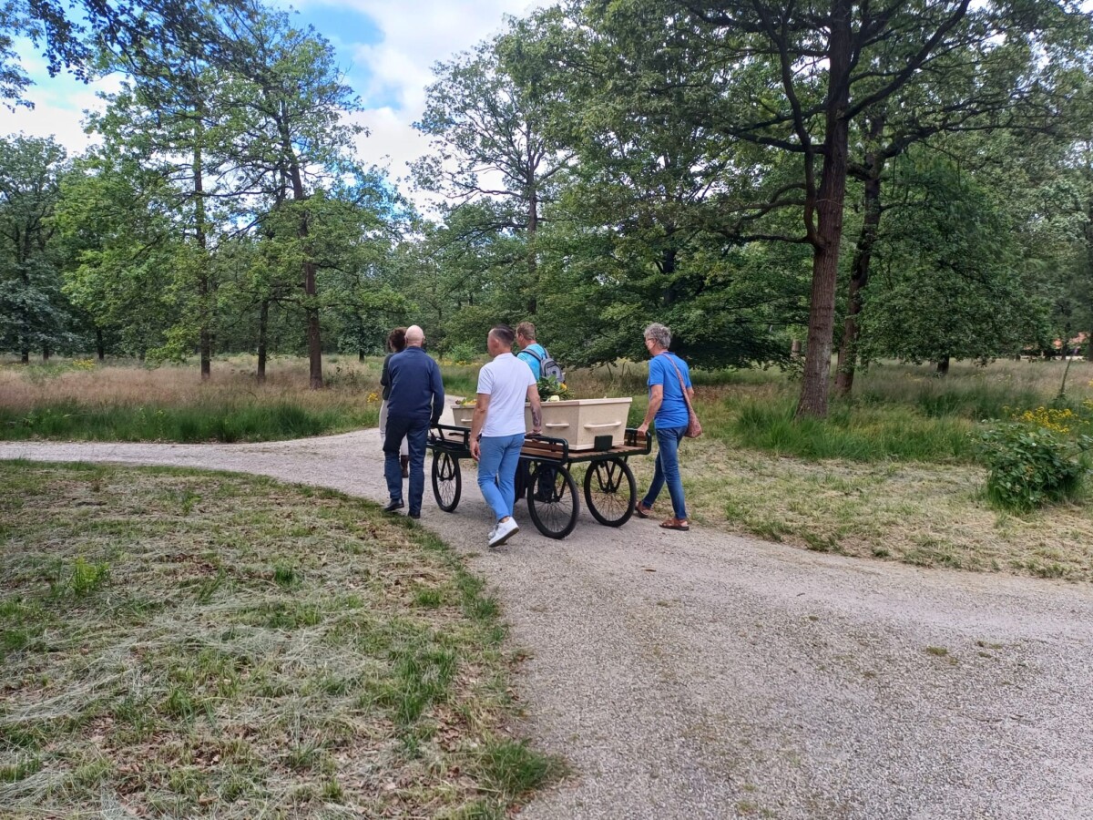 Natuurbegraven den haag mare uitvaart